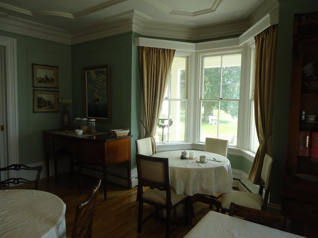 Governor'S Mansion Inn Miramichi Extérieur photo